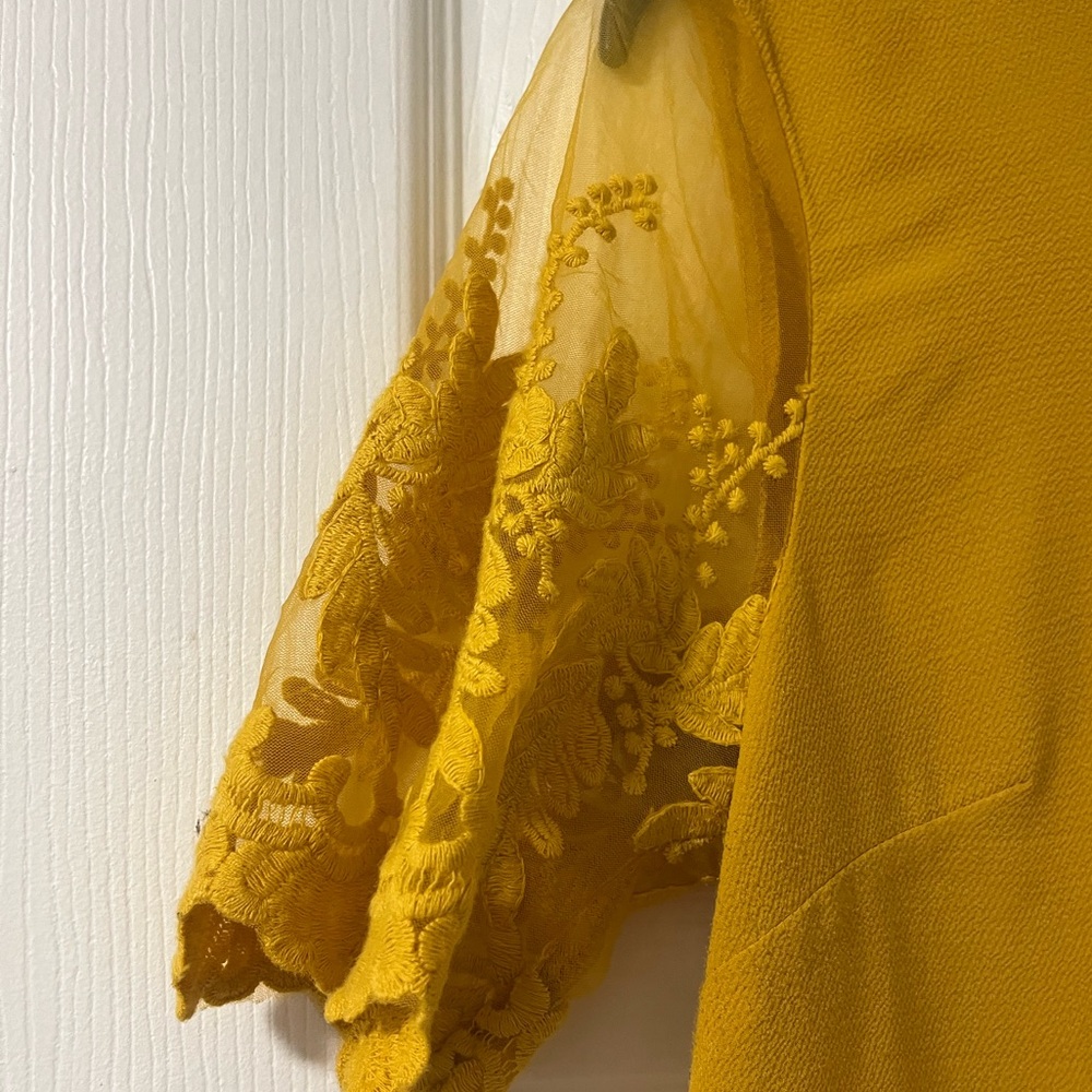 Adorable lulus blouse - Picture 3 of 3